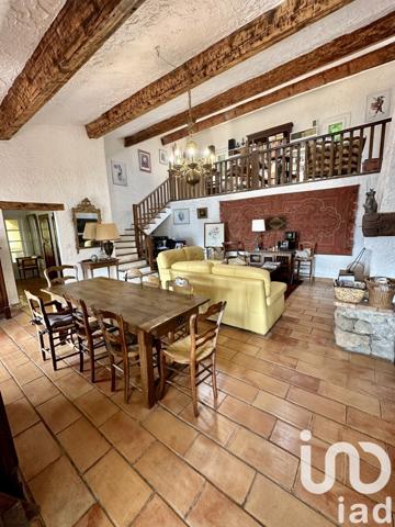 Maison 6 pièces de 220 m² à Gilette (06830)