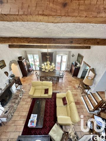 Maison 6 pièces de 220 m² à Gilette (06830)