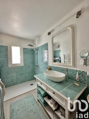 Maison 6 pièces de 220 m² à Gilette (06830)