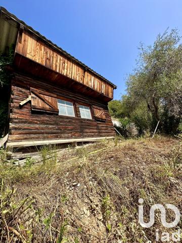 Maison 6 pièces de 220 m² à Gilette (06830)