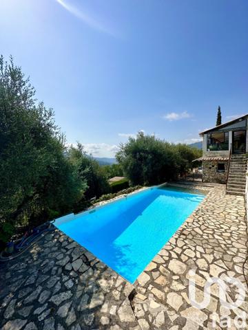 Maison 6 pièces de 220 m² à Gilette (06830)