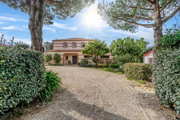 Élégante villa familiale avec maison d’invités et piscine Sainte Marie