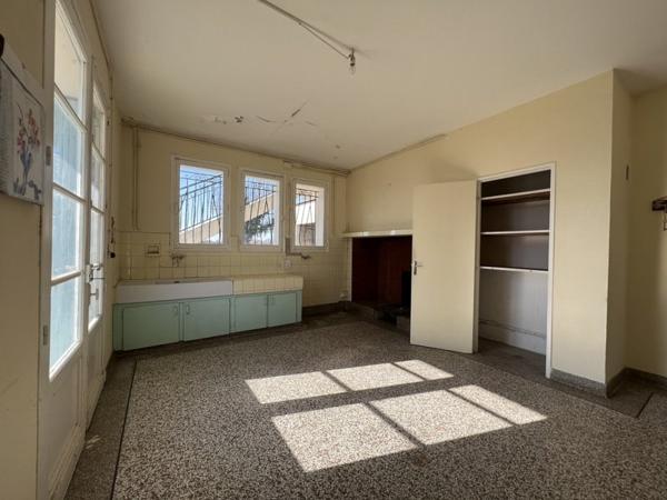 Maison à vendre |  Sauveterre-Saint-Denis |  6 pièces | 184 m²