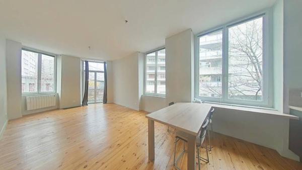 JOLI STUDIO HYPER CENTRE VILLE