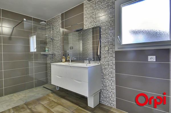 Maison à vendre    4 pièces •  Bourgoin-Jallieu