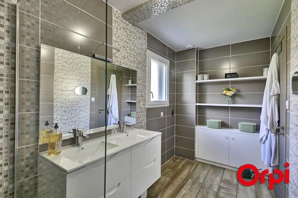 Maison à vendre    4 pièces •  Bourgoin-Jallieu