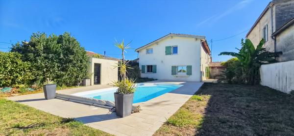 AMBES - 33810 - Maison familiale 180m² sur 700m² de parcelle - garage, piscine, calme !