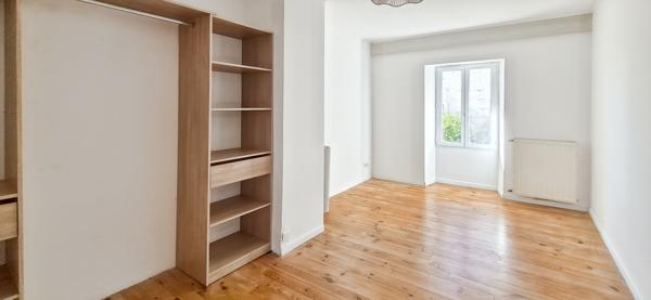 AMBES - 33810 - Maison familiale 180m² sur 700m² de parcelle - garage, piscine, calme !