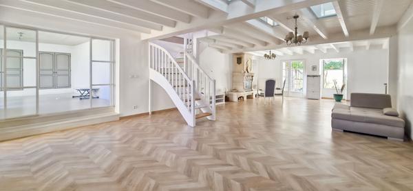 AMBES - 33810 - Maison familiale 180m² sur 700m² de parcelle - garage, piscine, calme !