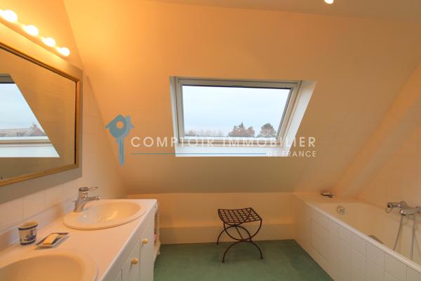 Maison
                                                                                                                                                                                                                                                                                                                        6 pièce(s)                                                                                                                                                                                                          4 chambre(s)                                                                                                                                                                                                          240  m²