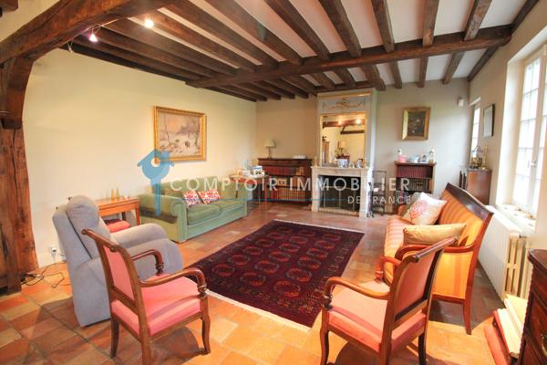 Maison
                                                                                                                                                                                                                                                                                                                        6 pièce(s)                                                                                                                                                                                                          4 chambre(s)                                                                                                                                                                                                          240  m²