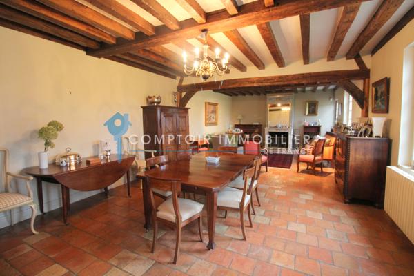 Maison
                                                                                                                                                                                                                                                                                                                        6 pièce(s)                                                                                                                                                                                                          4 chambre(s)                                                                                                                                                                                                          240  m²