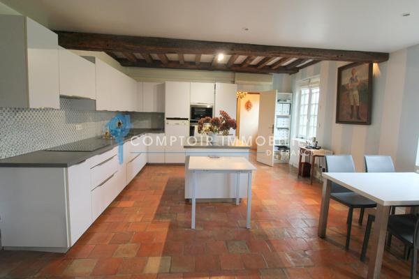 Maison
                                                                                                                                                                                                                                                                                                                        6 pièce(s)                                                                                                                                                                                                          4 chambre(s)                                                                                                                                                                                                          240  m²