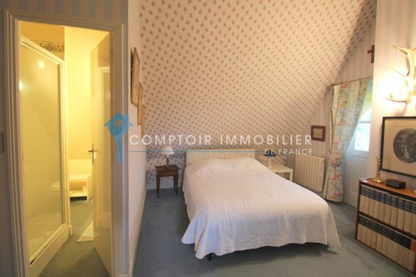 Maison
                                                                                                                                                                                                                                                                                                                        6 pièce(s)                                                                                                                                                                                                          4 chambre(s)                                                                                                                                                                                                          240  m²