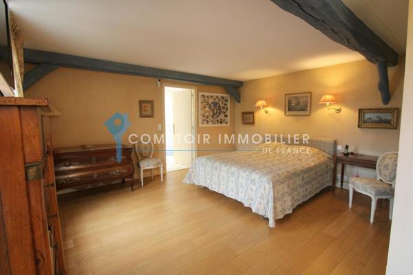Maison
                                                                                                                                                                                                                                                                                                                        6 pièce(s)                                                                                                                                                                                                          4 chambre(s)                                                                                                                                                                                                          240  m²