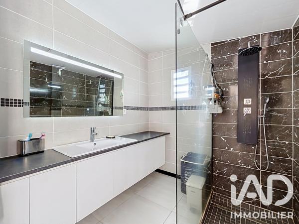 Maison à vendre 8 pièces 223 m² Saint-Denis