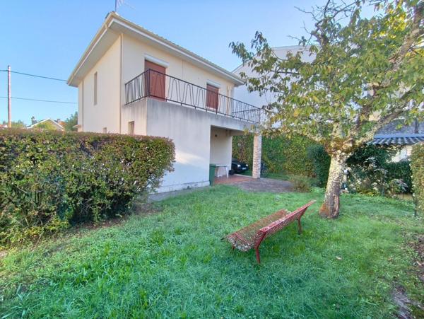 Maison familiale non mitoyenne sur belle parcelle