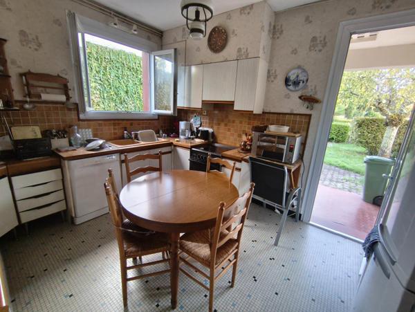 Maison familiale non mitoyenne sur belle parcelle