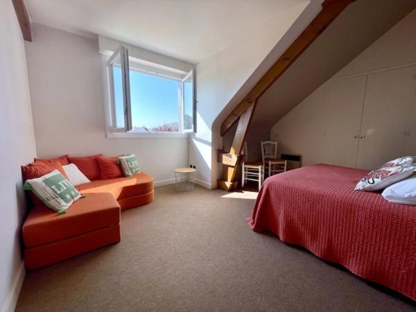 Saumur Château – Maison contemporaine 220 m² – Jardin 997 m² – Coup de cœur familial