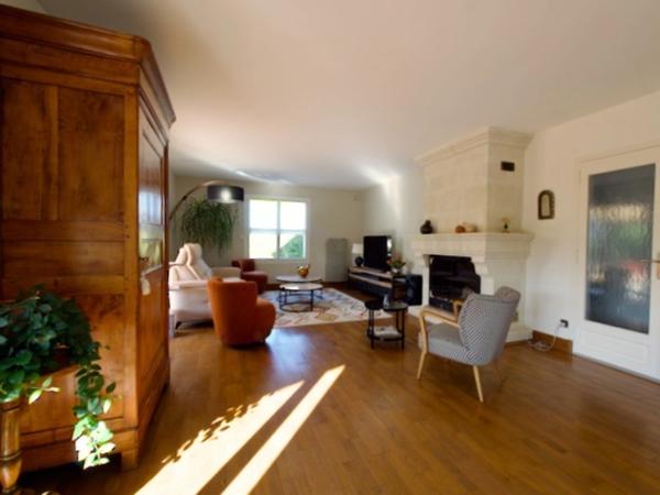 Saumur Château – Maison contemporaine 220 m² – Jardin 997 m² – Coup de cœur familial