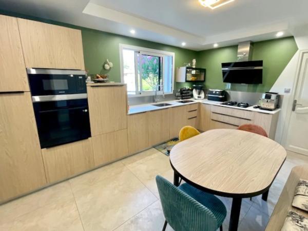 Saumur Château – Maison contemporaine 220 m² – Jardin 997 m² – Coup de cœur familial