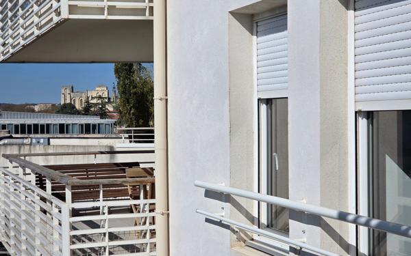 Appartement à vendre    3 pièces • 64 m2 Avignon