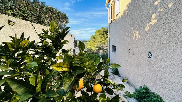 Pennes-Mirabeau (13170) Charmante Villa avec Vue Dominante, Jardin et Piscine au Pennes-Mirabeau