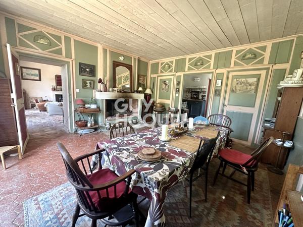 Propriété de caractère à vendre de 8 pièces de 275 m²
