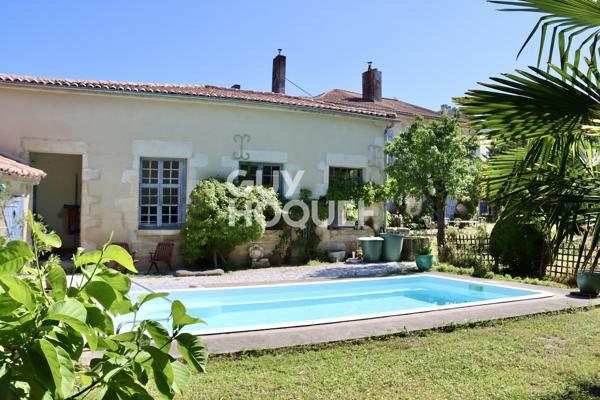 Propriété de caractère à vendre de 8 pièces de 275 m²