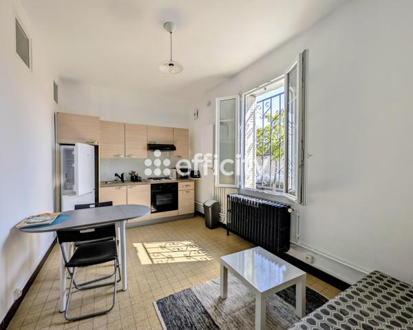 Appartement
         2 pièces
        - 26 m² 98 000 € *