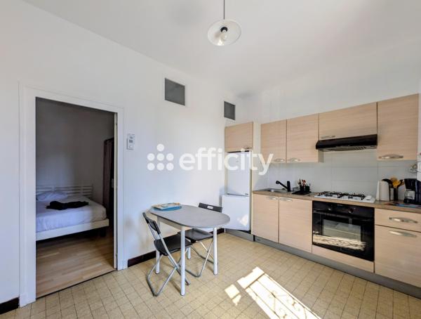 Appartement
         2 pièces
        - 26 m² 98 000 € *