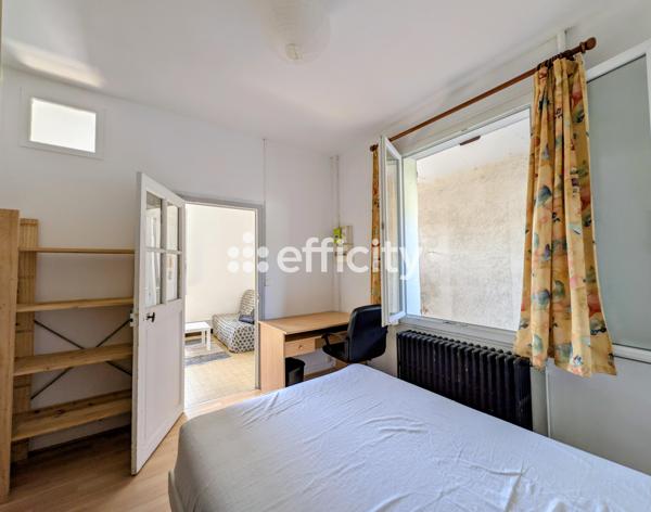 Appartement
         2 pièces
        - 26 m² 98 000 € *