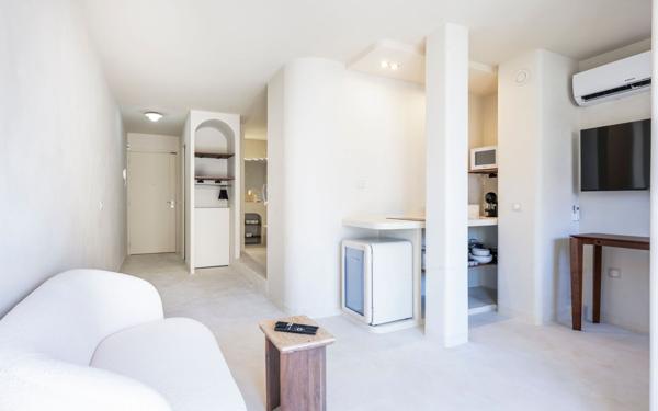 Appartement à vendre    2 pièces • 28,56 m2 Cannes