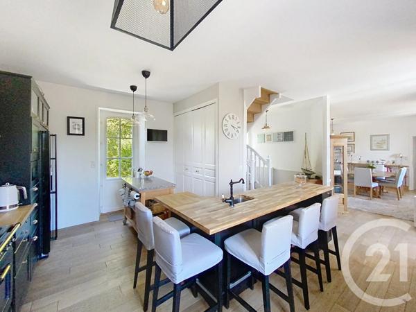 Maison à vendre  8 pièces - 237,40 m 2   ST MALO  - 35