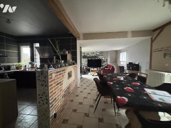 Pont de l'Arche, 2 maisons  215 m²