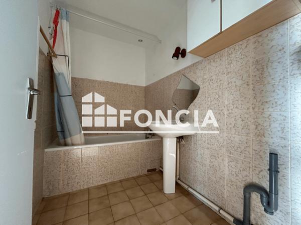 Location Appartement 2 pièces 36.91 m² - 18 RUE BEC DE LIEVRE Nimes 30000