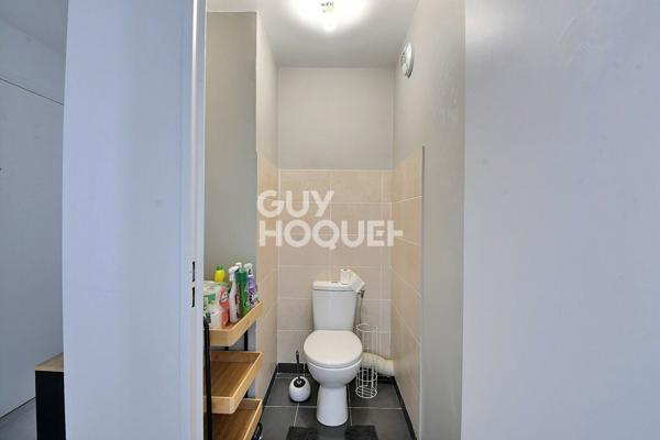 SAINT-FONS (69190) - Appartement T3 de 54 m²,  double exposition, avec balcon & garage