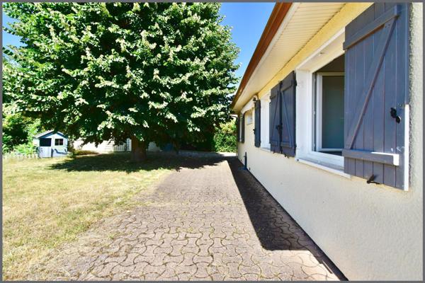 Maison de plain-pied avec garage