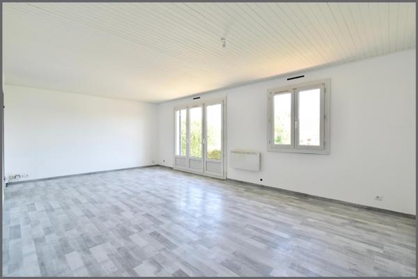 Maison de plain-pied avec garage