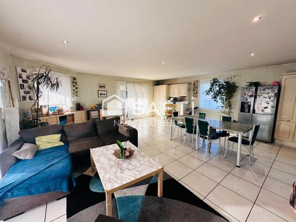 Grand terrain, sous sol, piscine, 4 chambres.