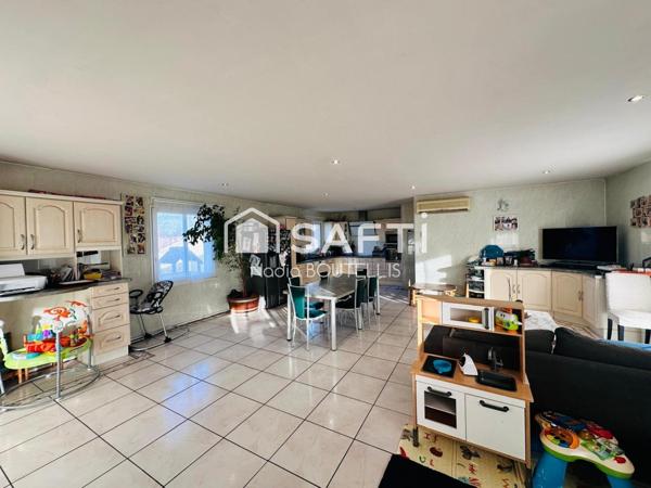 Grand terrain, sous sol, piscine, 4 chambres.