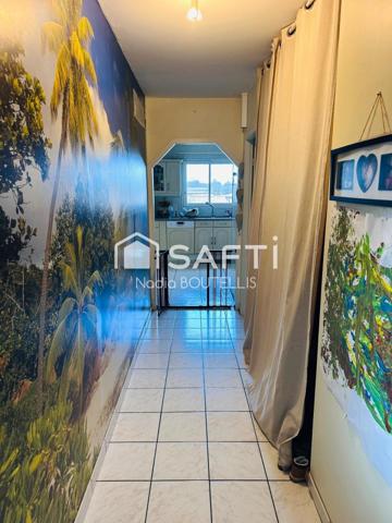 Grand terrain, sous sol, piscine, 4 chambres.