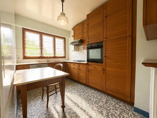 Maison Verrieres Le Buisson 7 pièce(s) 125 m2