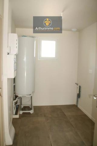 Location                                                      Maison
                        
                     3 pièces                      70 m2                     à La Croix-Helléan