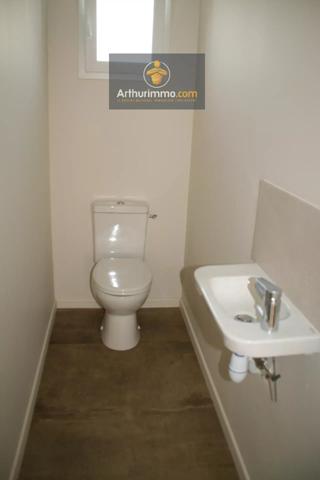 Location                                                      Maison
                        
                     3 pièces                      70 m2                     à La Croix-Helléan