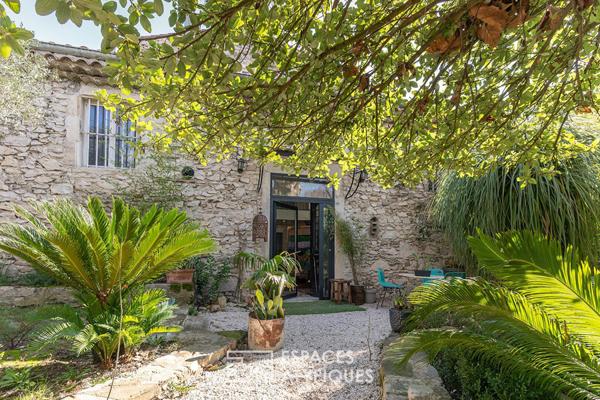 Maison d’artiste en pierre avec piscine dans ancienne minoterie réinventée