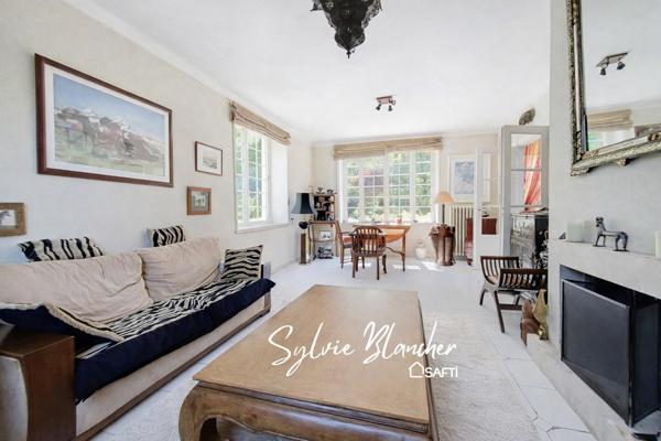 MAISON 210 M2  AVEC DEPENDANCES -  5 CHAMBRES - TERRAIN 1 728 M2