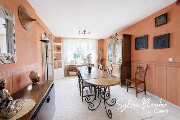 MAISON 210 M2  AVEC DEPENDANCES -  5 CHAMBRES - TERRAIN 1 728 M2