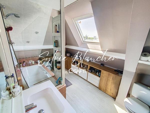 MAISON 210 M2  AVEC DEPENDANCES -  5 CHAMBRES - TERRAIN 1 728 M2