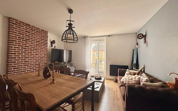 Appartement à vendre    3 pièces •  Longeault